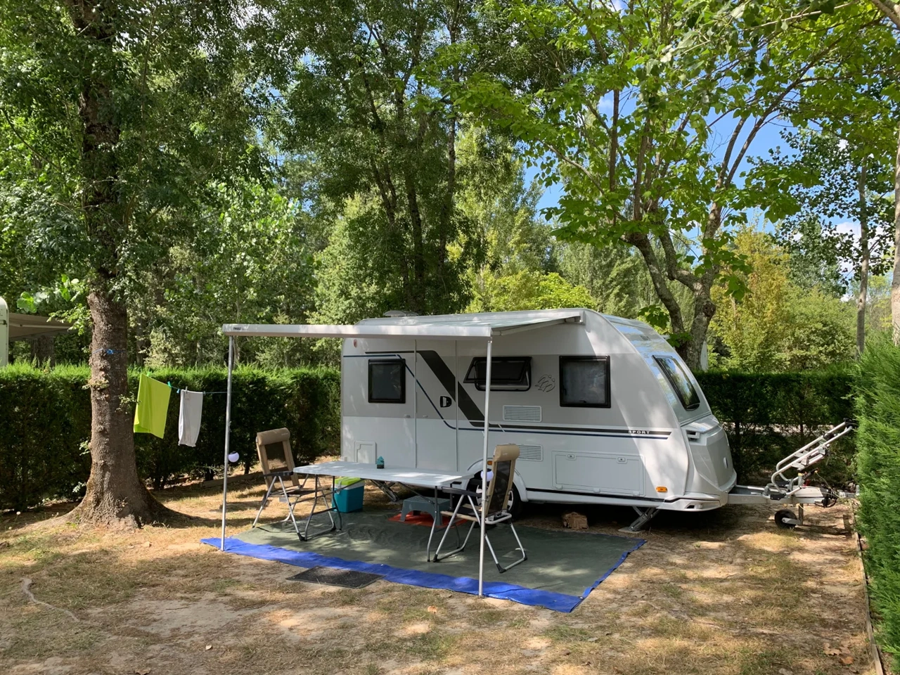 Emplacement de camping ombragé