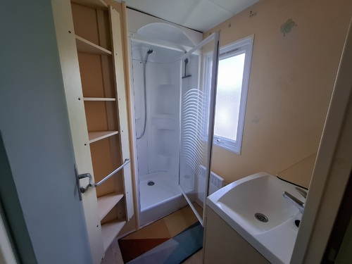 mh_tournesol_salledebain_camping_maeva_ bel_air_bordeaux