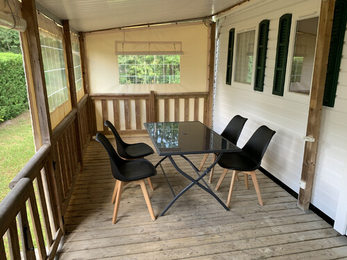 mh_tournesol_terrasse_camping_maeva_ bel_air_bordeaux